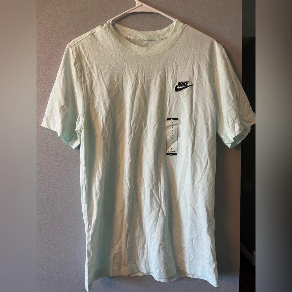 NEW Nike T-shirt